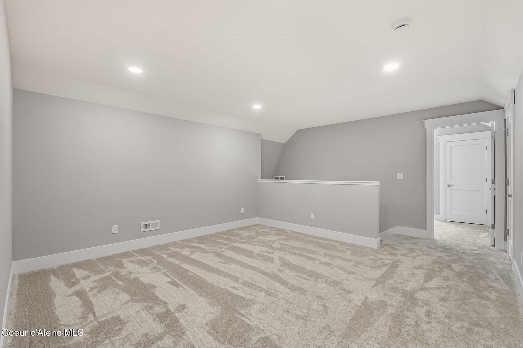 14981 Highway 2 Laclede, ID 83841 - Photo 20 of 42 Family Room