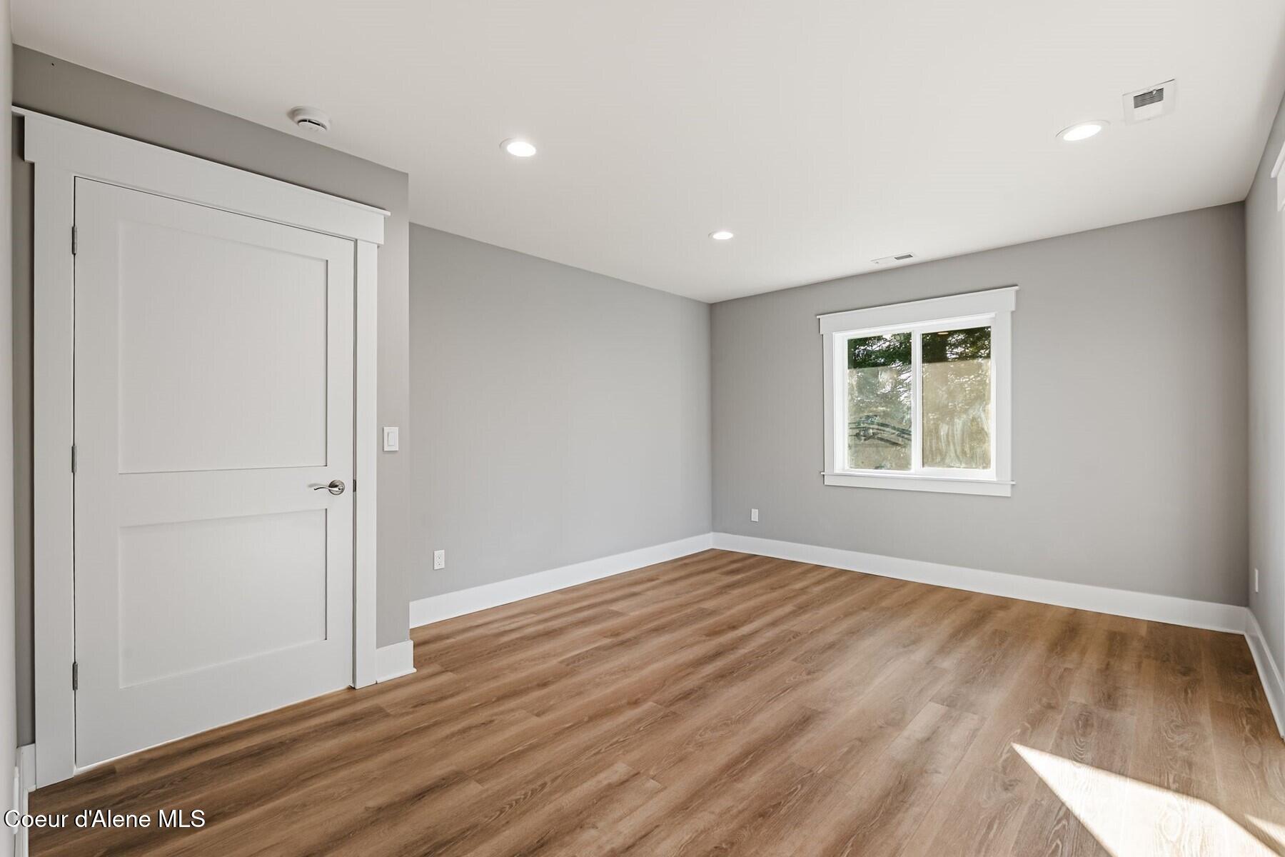 14981 Highway 2 Laclede, ID 83841 - Photo 9 of 42 Bedroom