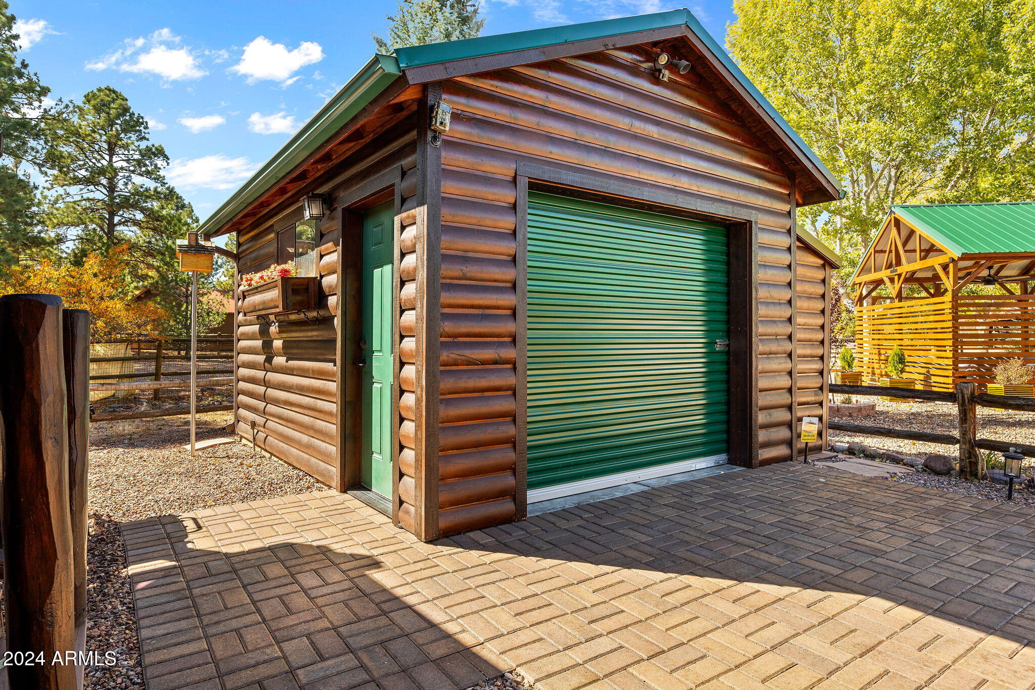 2323 South Buffalo Loop Overgaard, AZ 85933 - Photo 21 of 41 SHED