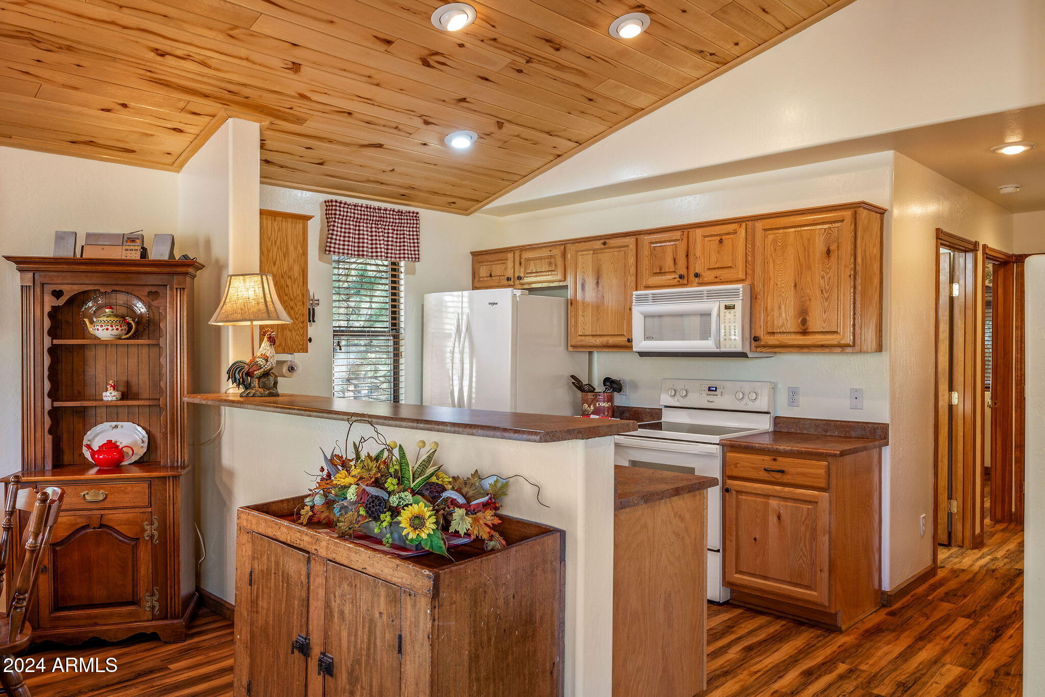 2323 South Buffalo Loop Overgaard, AZ 85933 - Photo 4 of 41 KITCHEN