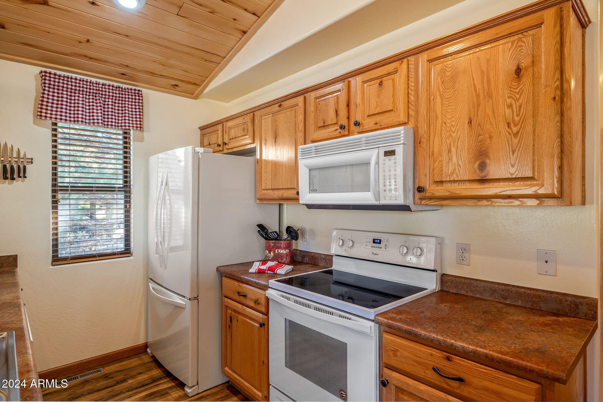 2323 South Buffalo Loop Overgaard, AZ 85933 - Photo 10 of 41 KITCHEN