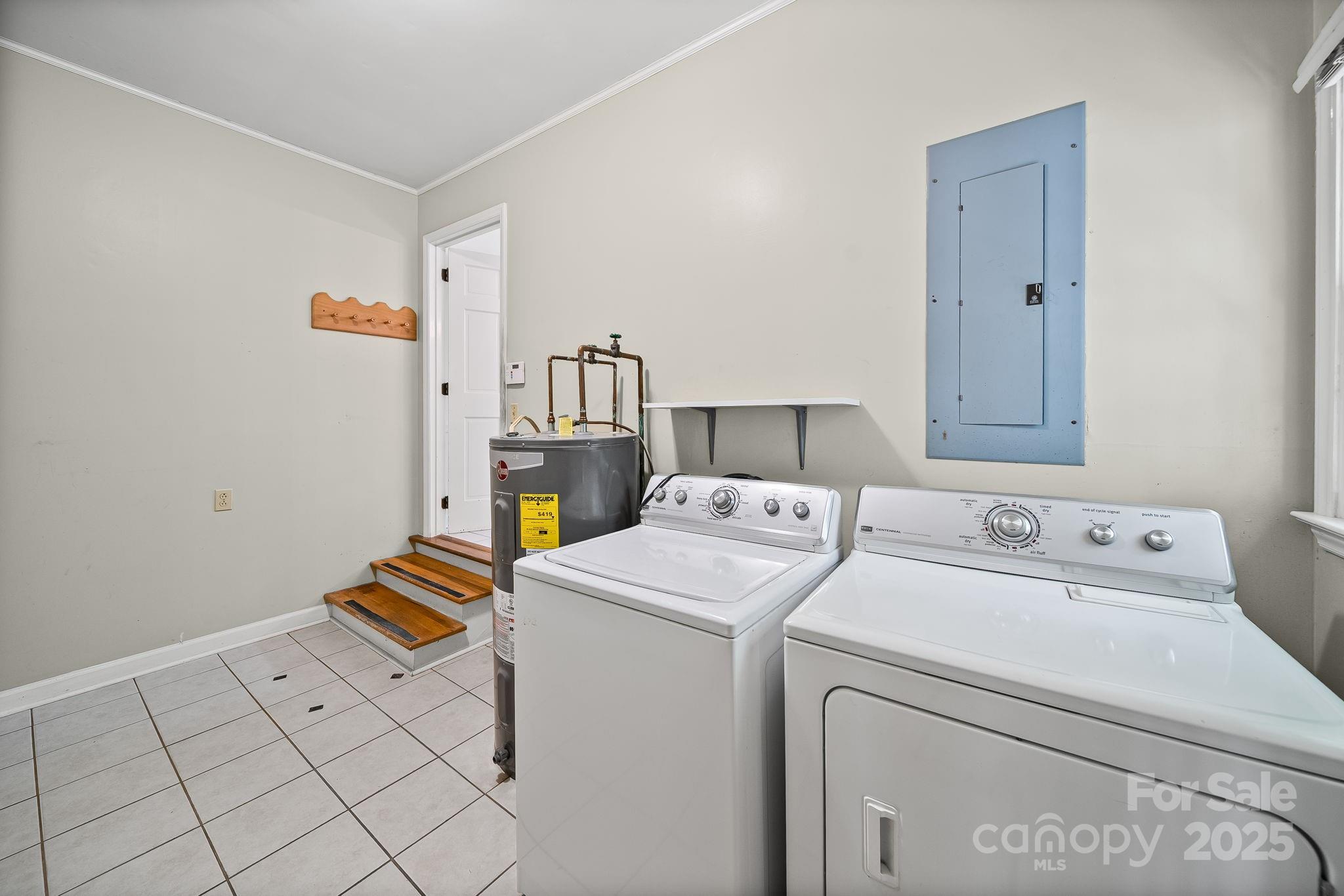 1676 Partridge Circle Lancaster, SC 29720 - Photo 33 of 43 a utility room with dryer and washer