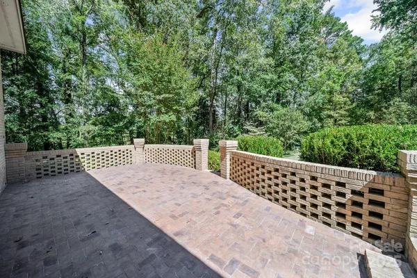 a view of outdoor space
