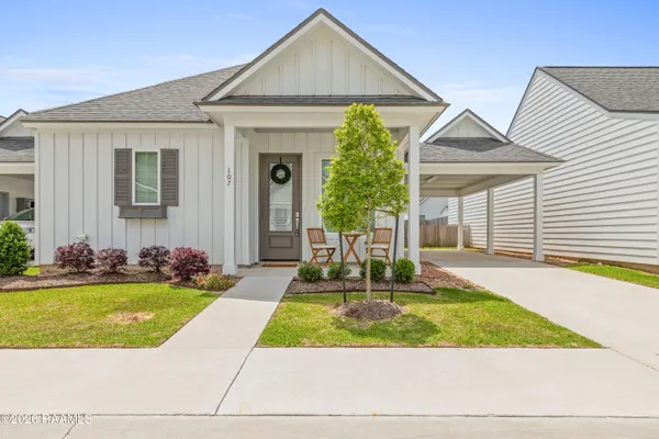 $1,850 | 107 Satsuma Drive, Youngsville, LA 70592