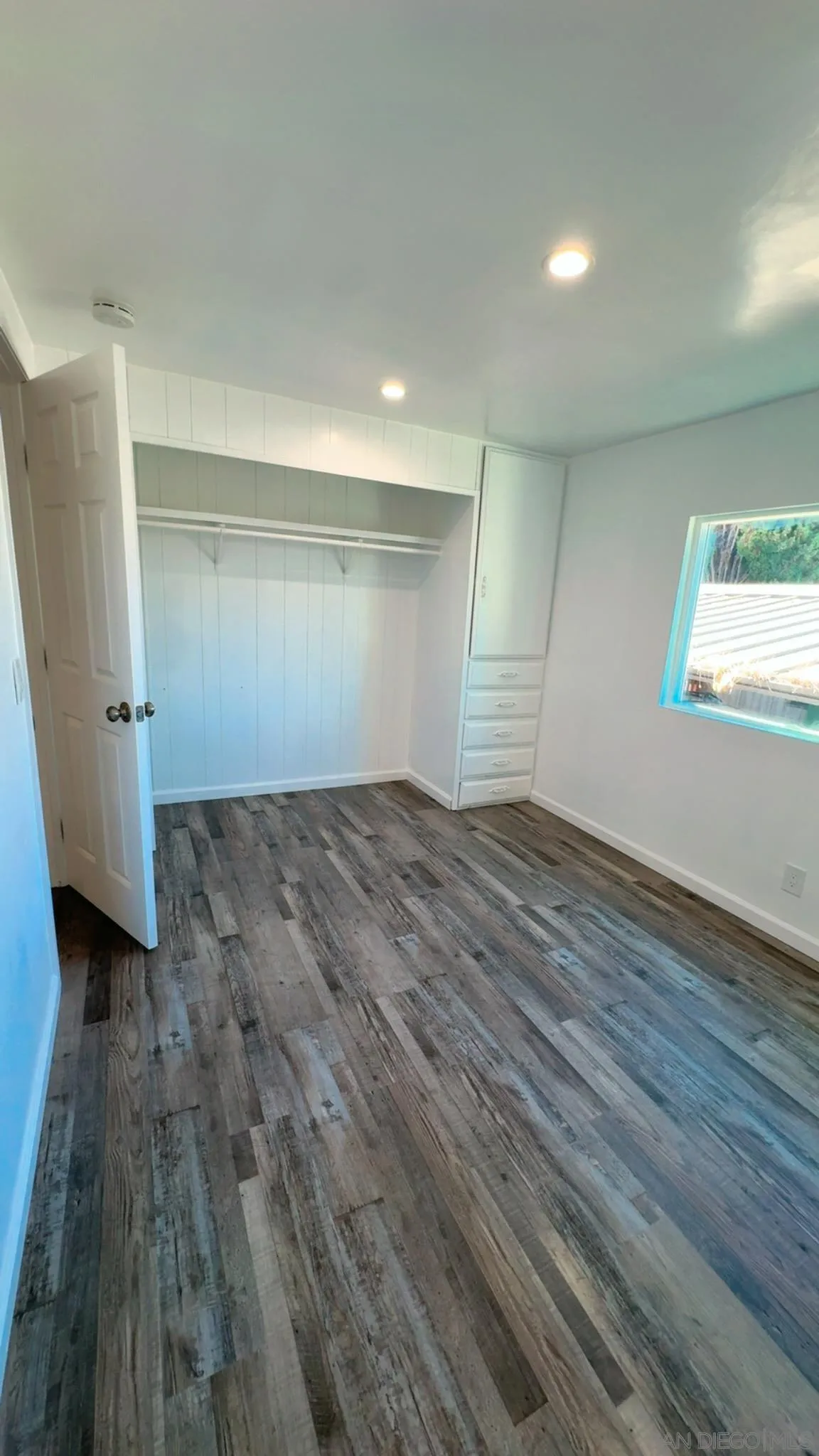 10707 Jamacha Boulevard Spring Valley, CA 91978 - Photo 14 of 44 Gallery Image 14