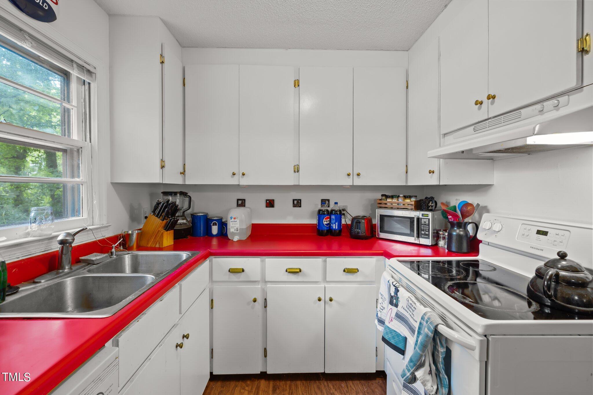 2909 Oberry Street Raleigh, NC 27607 - Photo 13 of 19 7-web-or-mls-5Z8A5561