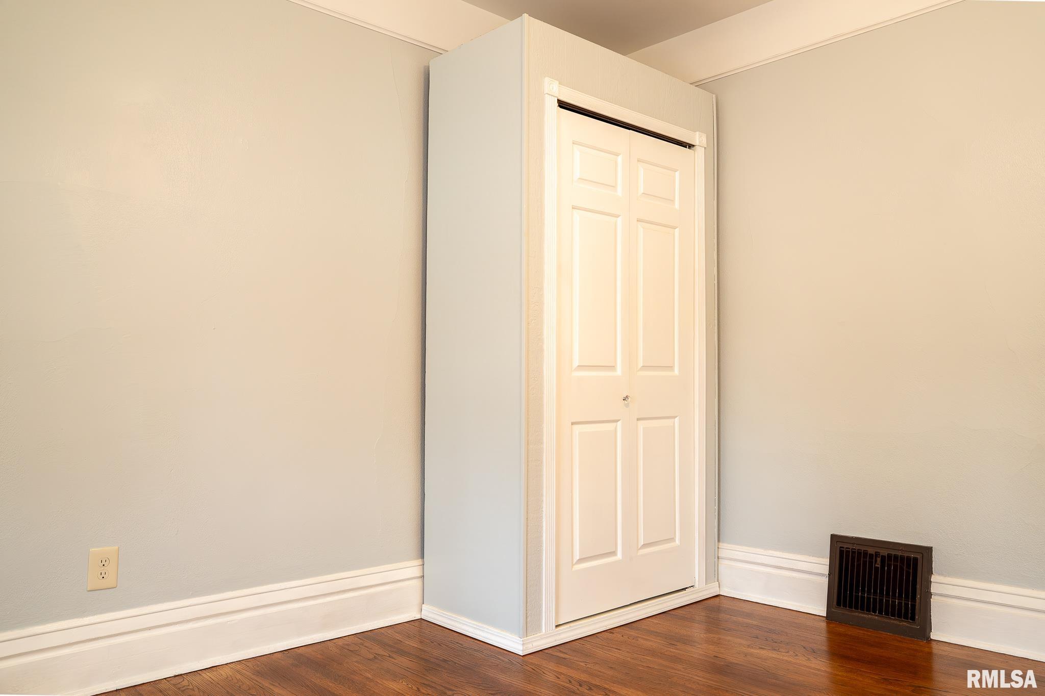1028 North 3rd Street Springfield, IL 62702 - Photo 7 of 29