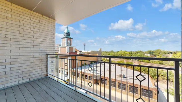 $2,800 | 4758 North Laramie Avenue, Unit 307, Chicago, IL 60630