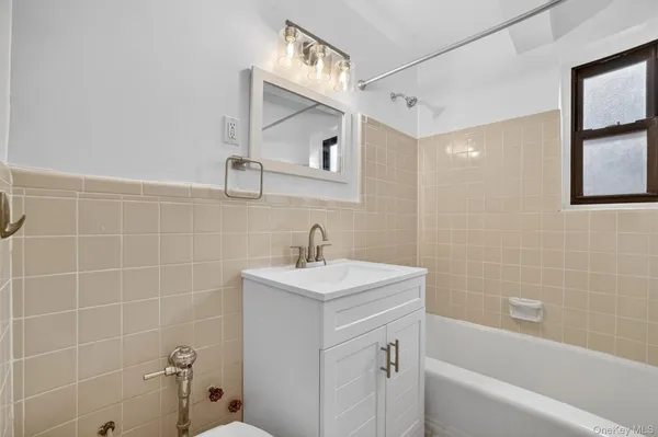 $299,000 | 19 Old Mamaroneck Road, Unit 3A, White Plains, NY 10605
