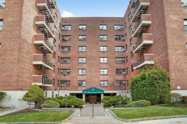 $299,000 | 19 Old Mamaroneck Road, Unit 3A, White Plains, NY 10605