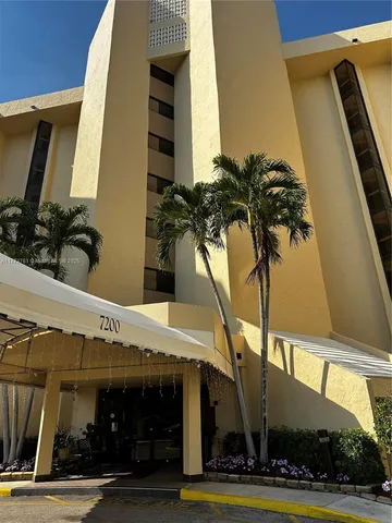 $250,000 | 7200 Radice Court, Unit 709, Lauderhill, FL 33319