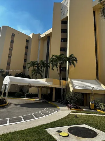 $250,000 | 7200 Radice Court, Unit 709, Lauderhill, FL 33319