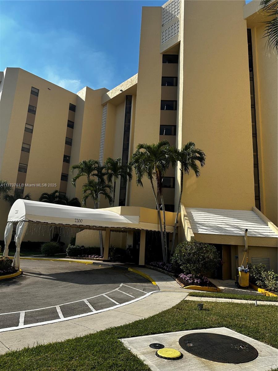 7200 Radice Court, Unit 709 Lauderhill, FL 33319 - Photo 2 of 9