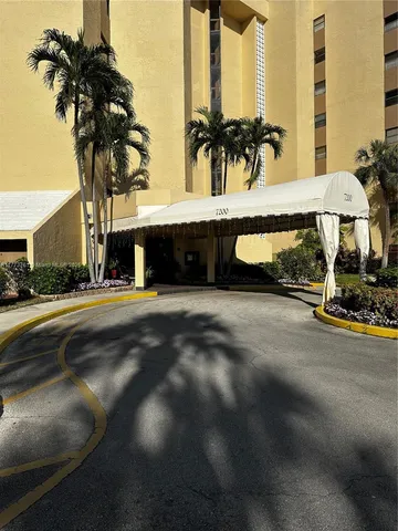 $250,000 | 7200 Radice Court, Unit 709, Lauderhill, FL 33319