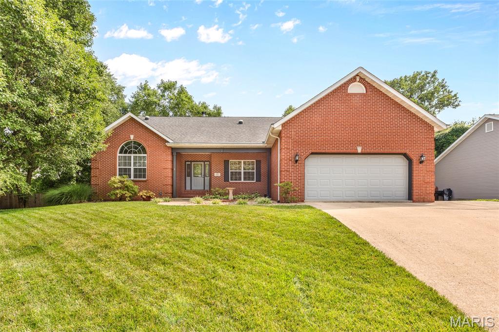 405 Fairwood Hills Road O'Fallon, IL 62269 - Photo 1 of 55 Gallery Image 1