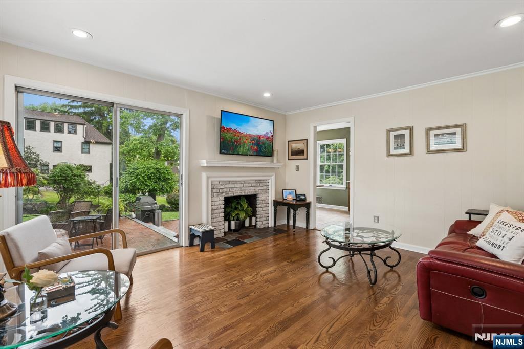 81 Mountain Road Verona, NJ 07044 - Photo 12 of 31