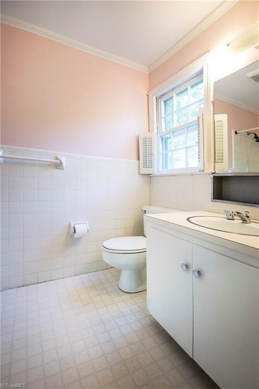 2565 Country Club Road Winston-Salem, NC 27104 - Photo 14 of 21 Gallery Image 14