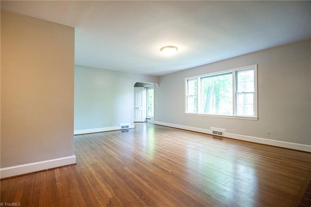 2565 Country Club Road Winston-Salem, NC 27104 - Photo 9 of 21 Gallery Image 9