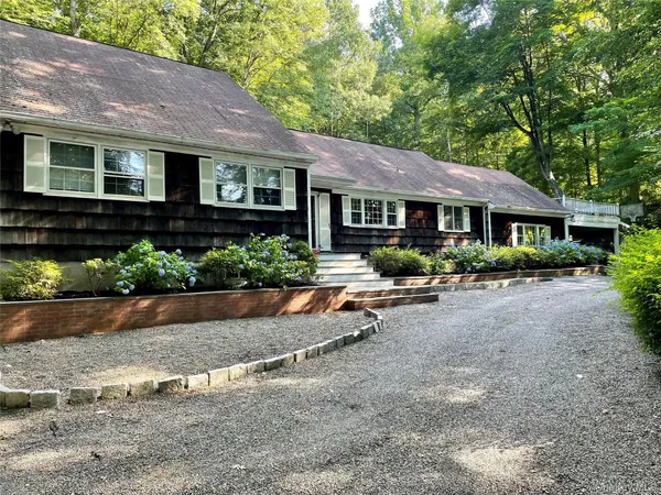 $1,200,000 | 126 Croton Lake Road, Katonah, NY 10536