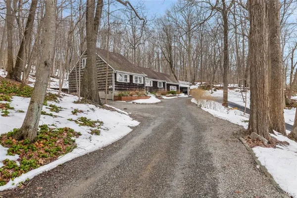 $1,200,000 | 126 Croton Lake Road, Katonah, NY 10536