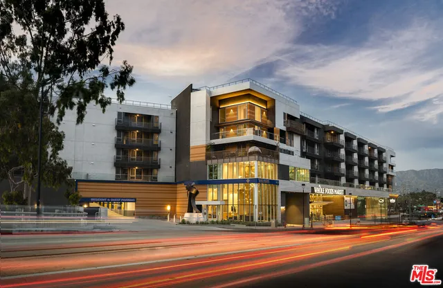 $4,186 | 3425 West Olive Avenue, Unit 261, Burbank, CA 91505