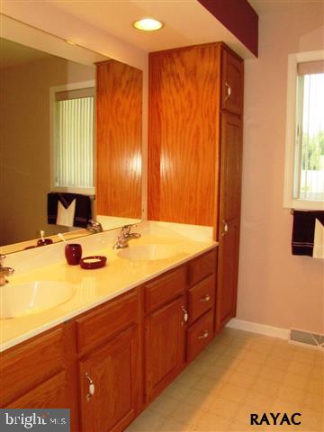 4040 Ore Bank Road York, PA 17406 - Photo 9 of 32 Gallery Image 9