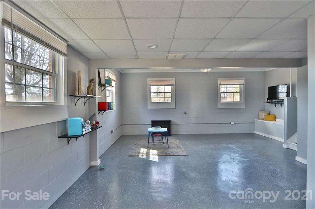 1354 Cb Eller School Road Elkin, NC 28621 - Photo 25 of 31 Gallery Image 25