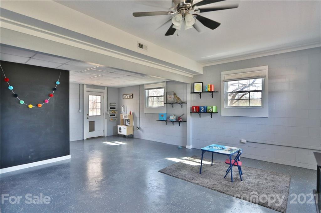1354 Cb Eller School Road Elkin, NC 28621 - Photo 10 of 31 Gallery Image 10