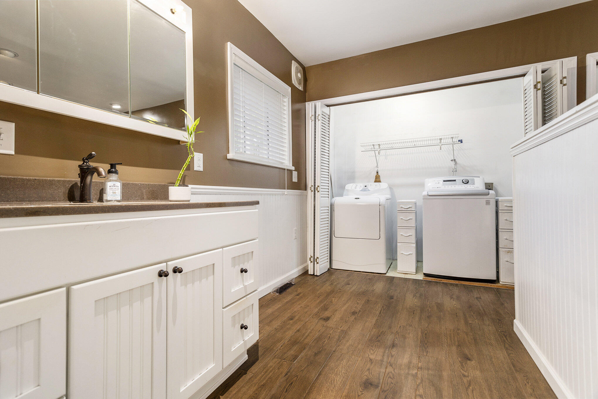 11620 R-Drive South Burlington, MI 49029 - Photo 16 of 32 laundry/bath