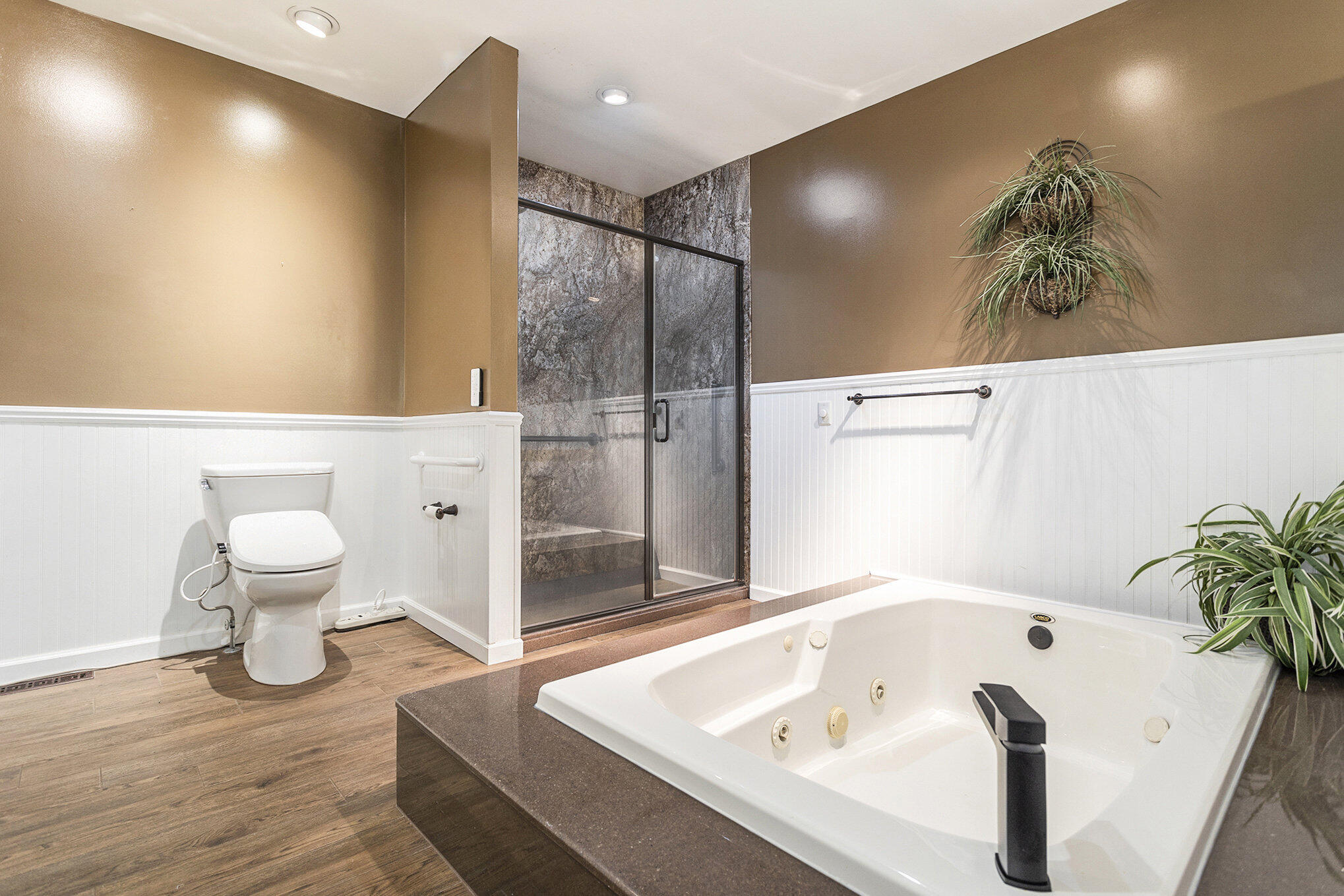 11620 R-Drive South Burlington, MI 49029 - Photo 17 of 32 laundry/bath 2