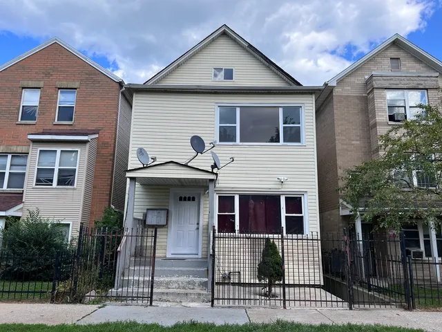 $1,500 | 8919 South Muskegon Avenue, Unit 1F, Chicago, IL 60617
