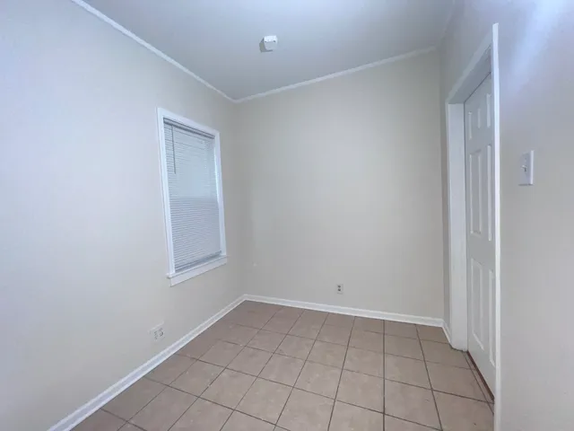 $1,400 | 8919 South Muskegon Avenue, Unit 1F, Chicago, IL 60617