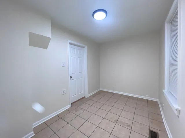 $1,400 | 8919 South Muskegon Avenue, Unit 1F, Chicago, IL 60617