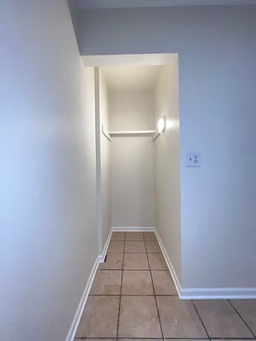 $1,400 | 8919 South Muskegon Avenue, Unit 1F, Chicago, IL 60617