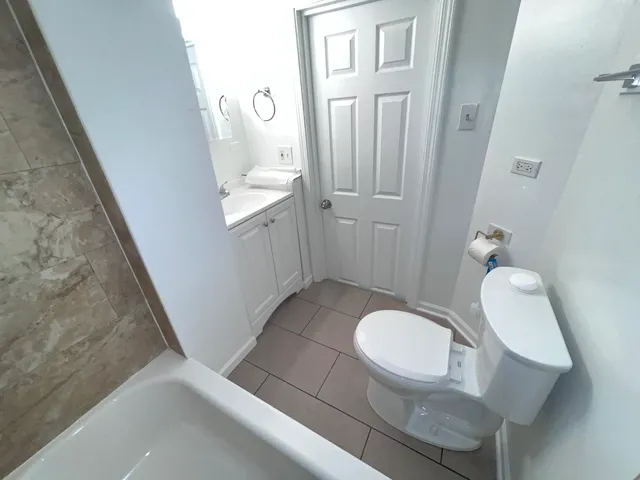 $1,400 | 8919 South Muskegon Avenue, Unit 1F, Chicago, IL 60617