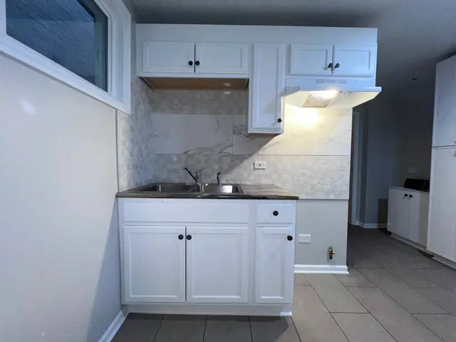 $1,400 | 8919 South Muskegon Avenue, Unit 1F, Chicago, IL 60617