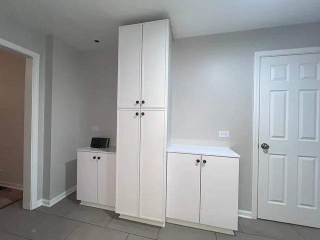 $1,400 | 8919 South Muskegon Avenue, Unit 1F, Chicago, IL 60617