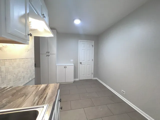 $1,400 | 8919 South Muskegon Avenue, Unit 1F, Chicago, IL 60617