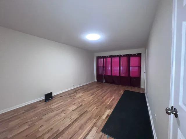 $1,400 | 8919 South Muskegon Avenue, Unit 1F, Chicago, IL 60617