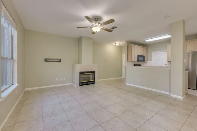 $1,950 | 2100 Pipers Field Drive, Unit 14, Austin, TX 78758