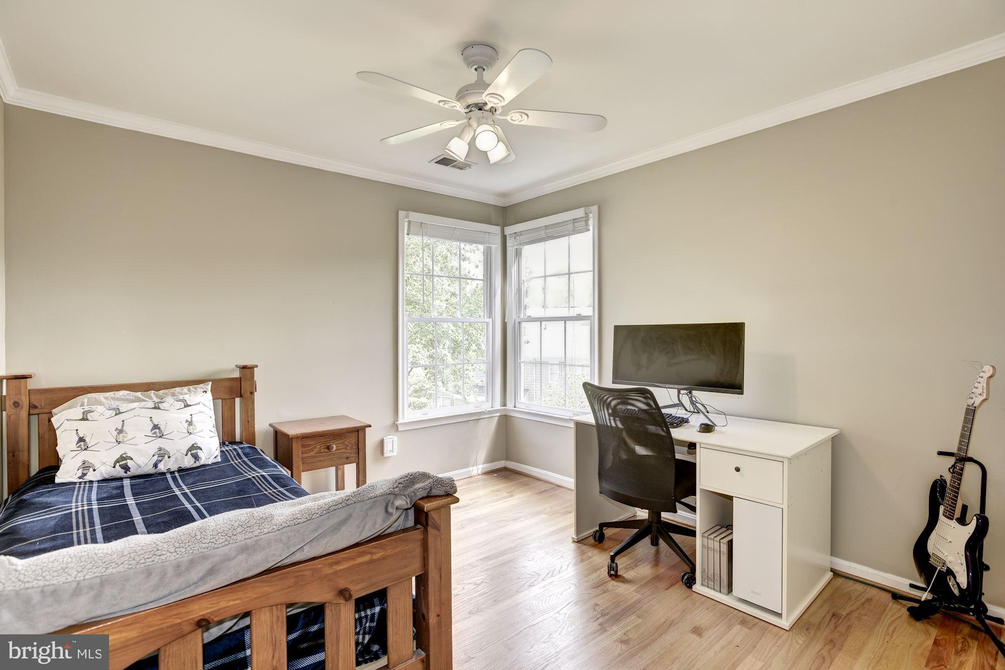 11410 Night Star Way Reston, VA 20194 - Photo 29 of 49 Bedroom 4 with ceiling fan & corner window