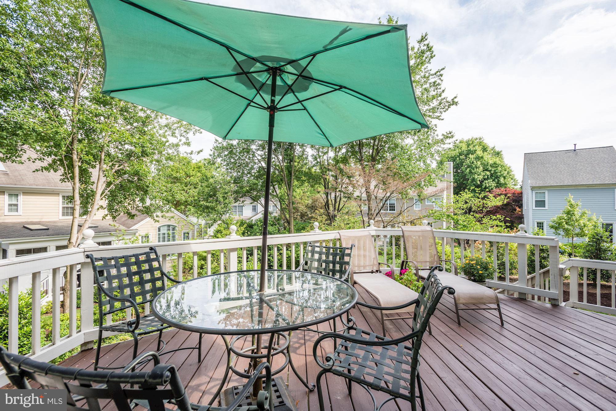 11410 Night Star Way Reston, VA 20194 - Photo 39 of 49 Upper level deck