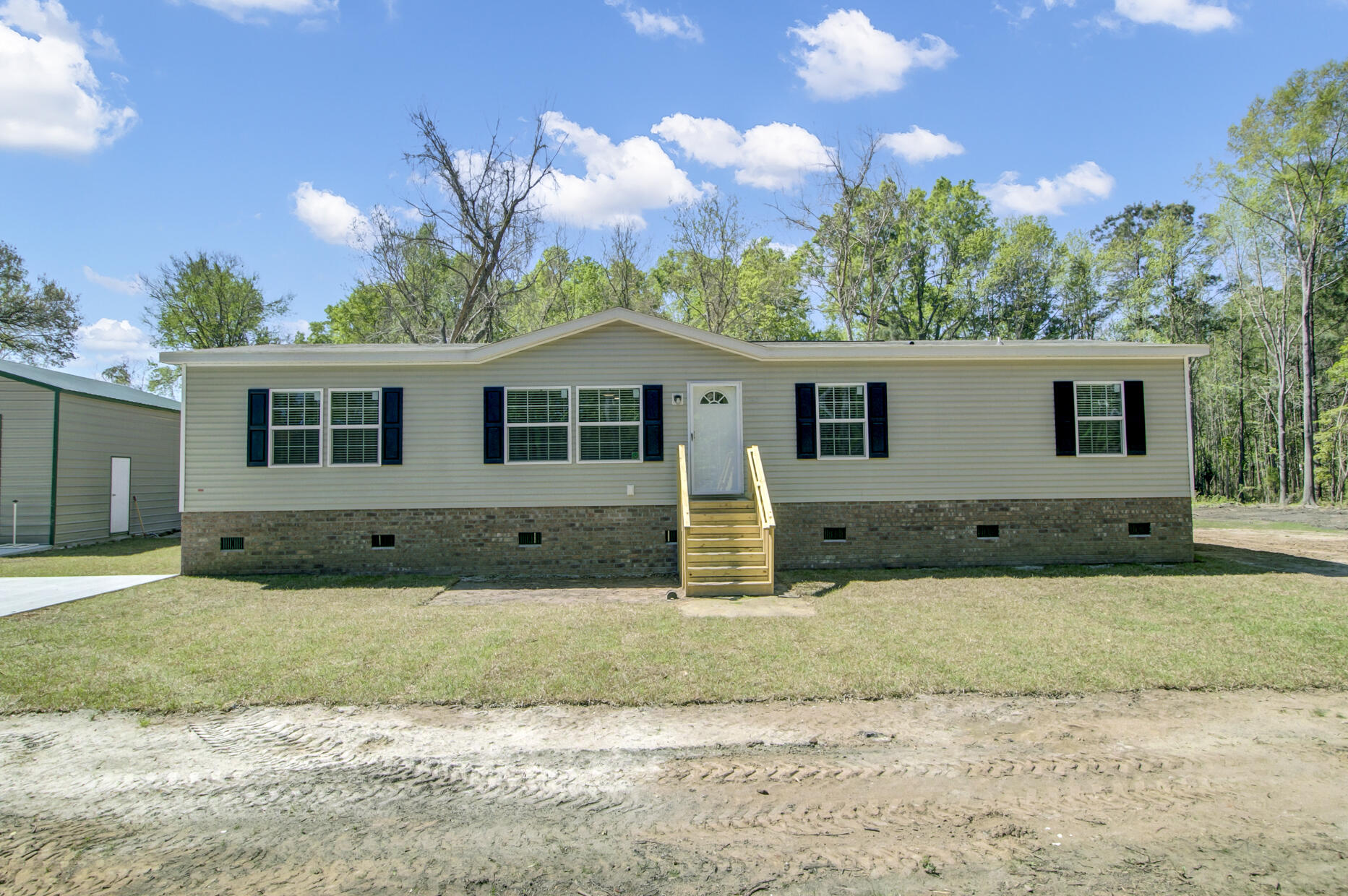 1292 Mendel Rivers Road Bonneau, SC 29431 - Photo 5 of 46 (4)