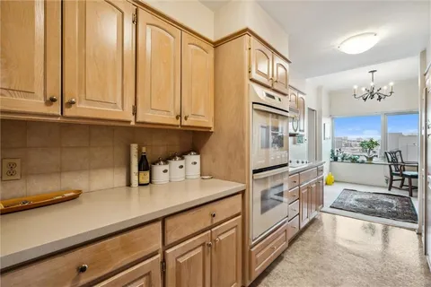 $750,000 | 4545 Wornall Road, Unit 1210, Kansas City, MO 64111