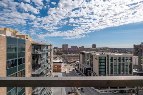 $799,000 | 4545 Wornall Road, Unit 1210, Kansas City, MO 64111