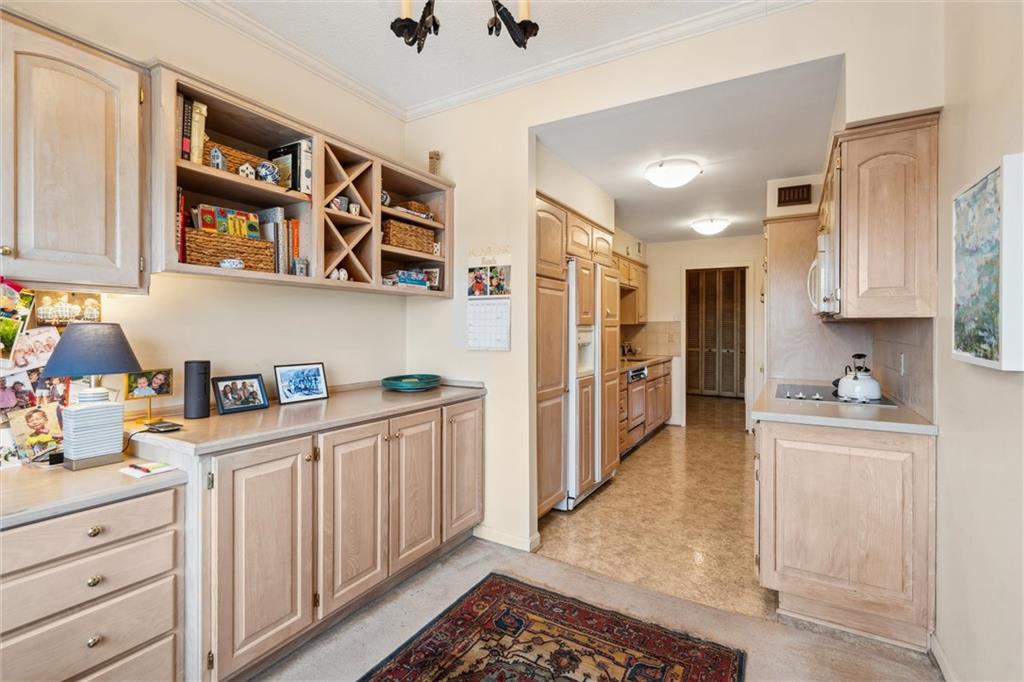 4545 Wornall Road, Unit 1210 Kansas City, MO 64111 - Photo 21 of 40