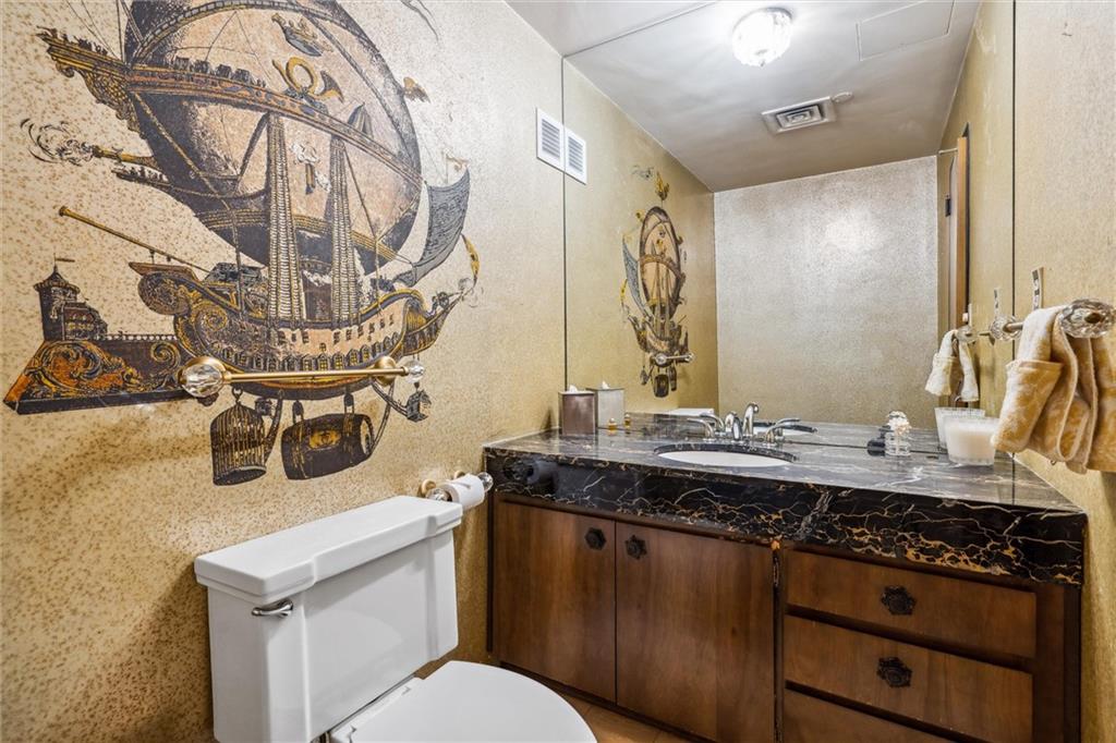 4545 Wornall Road, Unit 1210 Kansas City, MO 64111 - Photo 23 of 40