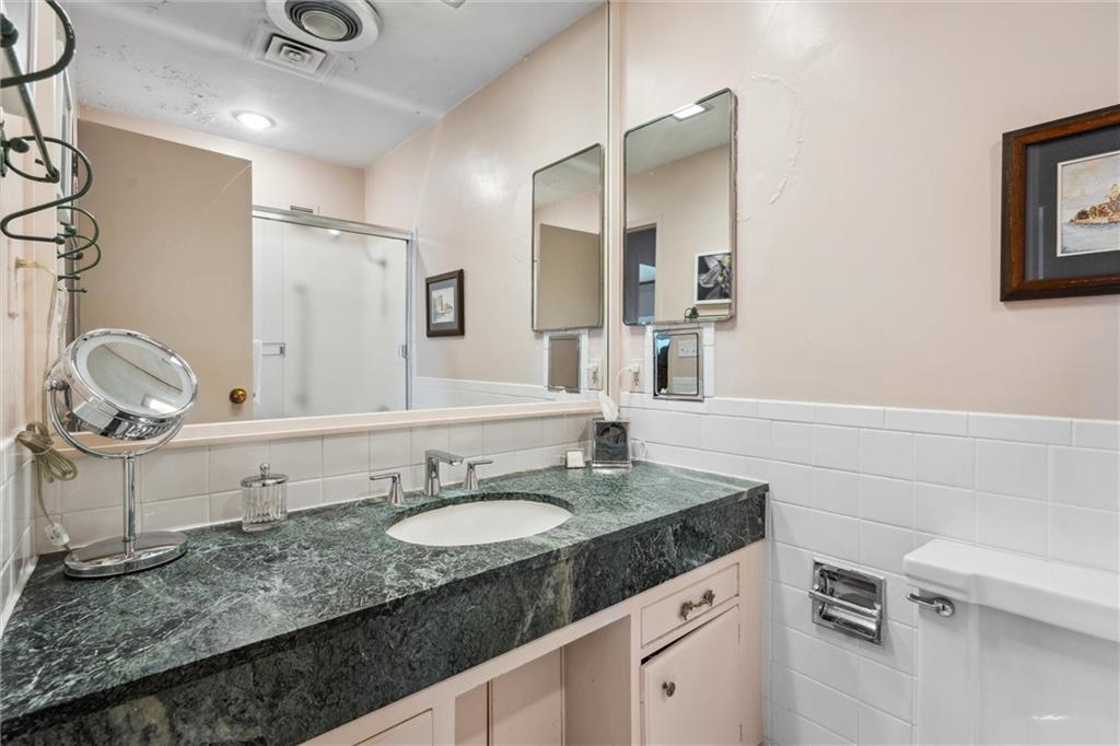 4545 Wornall Road, Unit 1210 Kansas City, MO 64111 - Photo 26 of 40