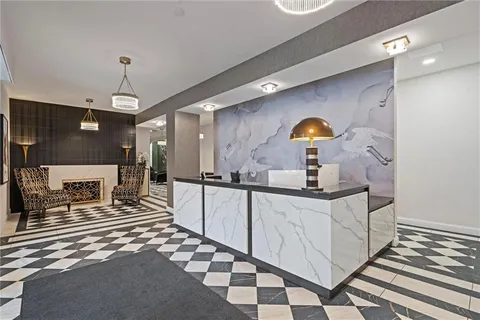 $750,000 | 4545 Wornall Road, Unit 1210, Kansas City, MO 64111