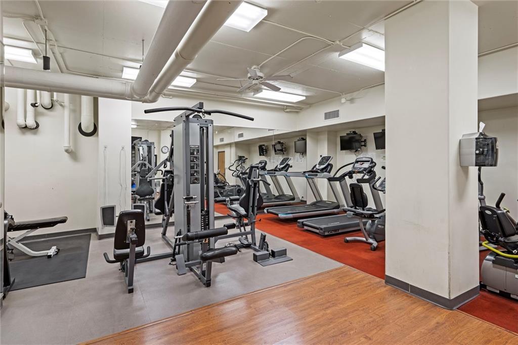 4545 Wornall Road, Unit 1210 Kansas City, MO 64111 - Photo 38 of 40